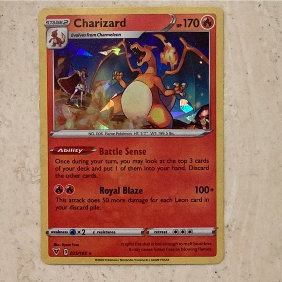 Charizard Cracked Ice 2020 Vivid Voltage Pokemon Card Holo 025/135 #25 TCG - Picture 1 of 7